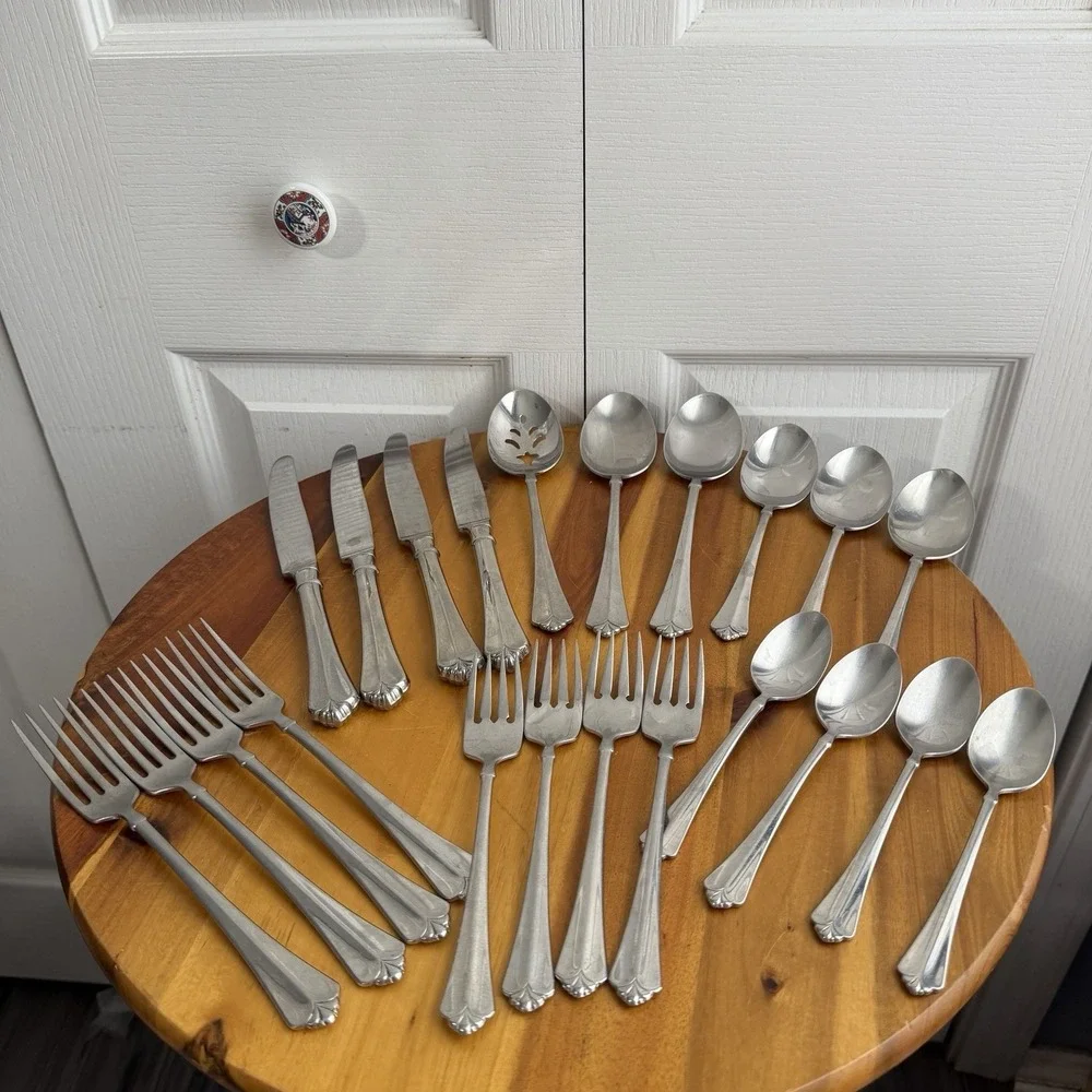Oneida Community Juilliard Lot Of 22 Forks Spoons Knives Slotted Spoon Serving